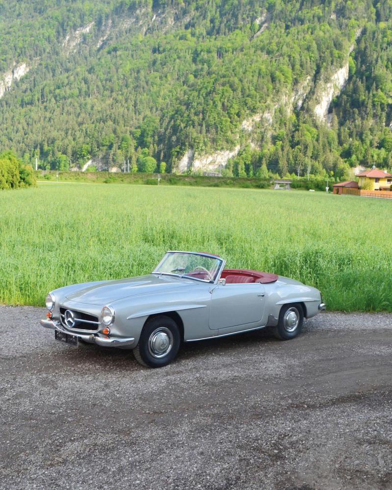 Nr. 424 1960 Mercedes-Benz 190 SL  erzielter Preis € 108.100