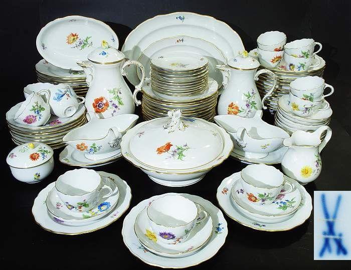 Umfangreiches Speise- und Kaffeeservice. MEISSEN ab 1957 - 1972. Mindestpreis:	900 EUR