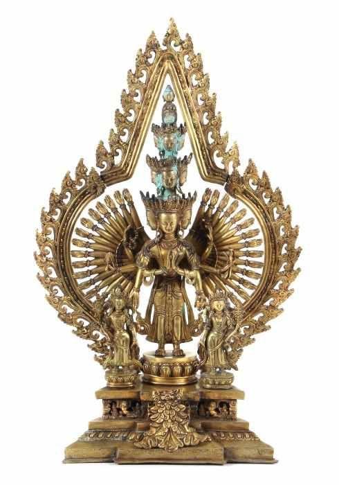 Imposanter Avalokiteshvara Tibet/Nepal, wohl 18./19. Jh., Bronze vergoldet, Mindestpreis:	1.500 EUR