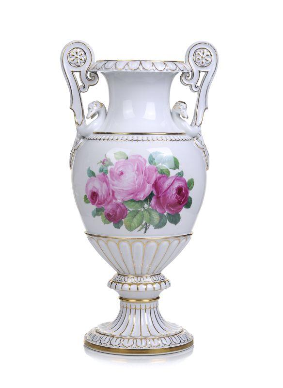 Schwanenhenkel-Vase. Ernst August Leuteritz für Meissen. Ca. 1934 -1947. H. 49,3 cm.			2200 €