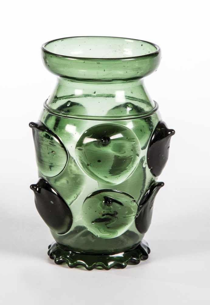 Bedeutender Krautstrunk Deutschland, 15. Jh. Tauchfund. Grünes Glas. Schätzpreis:	10.000 - 15.000 EUR