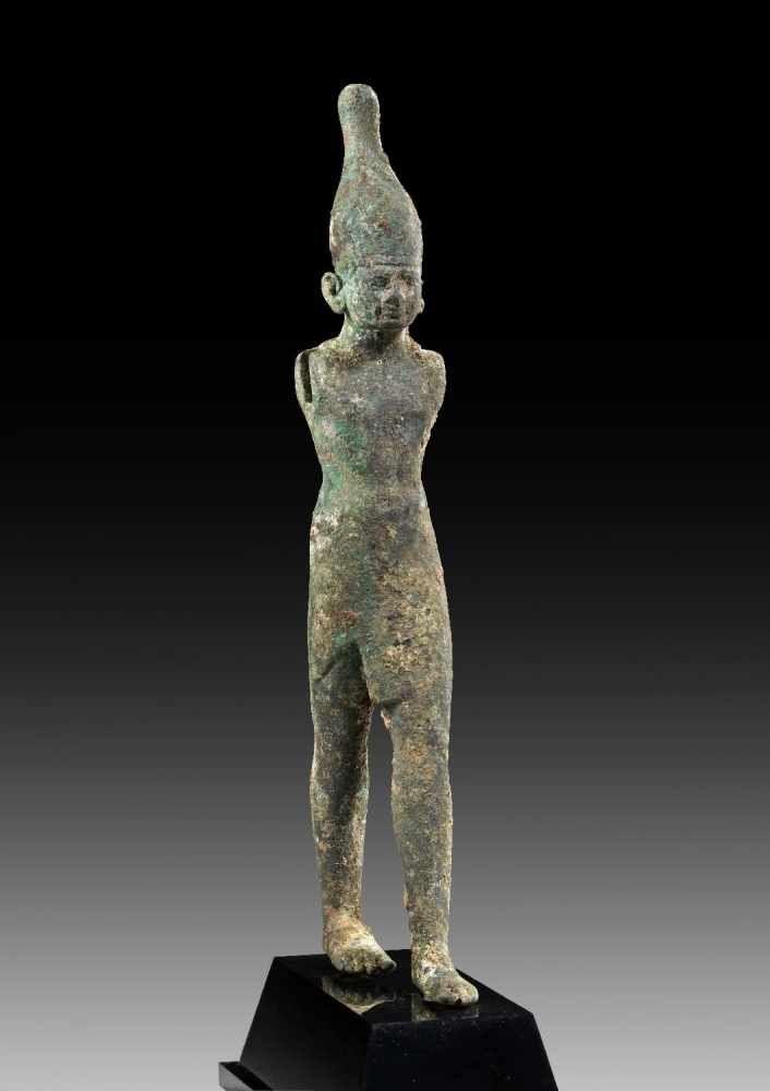 Bronzestatuette eines Kriegers. Phönizisch, 1200 - 950 v. Chr. L 25,5cm. Aufrufpreis:	12.000 EUR