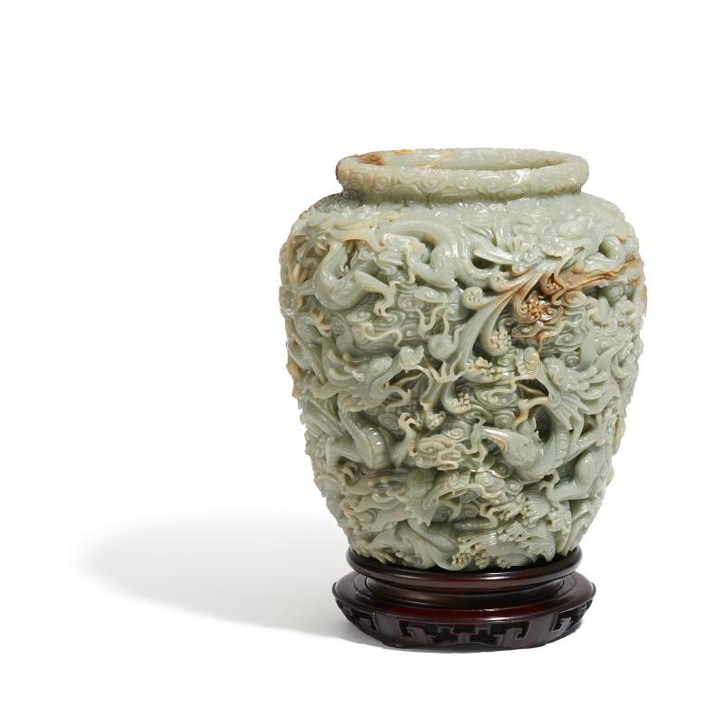 Große Vase mit den neuen Söhnen des Drachen China. 20. Jh. | Grüne Jade Gewicht 9,88kg, Höhe 26cm Ergebnis: 19.200 Euro