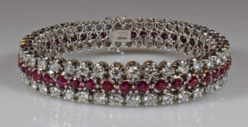 Armband, WG 750, 45 Rubine zus. ca. 8.60 ct., 88 Brillanten zus. ca. 10.25 ct., Mindestpreis:	5.000 EUR