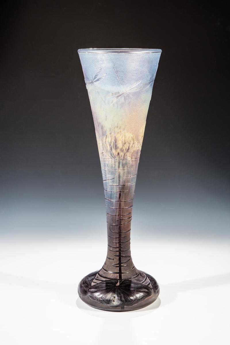 505 - BEDEUTENDE UND SELTENE BODENVASE ''NÉNUPHARS'' Auktion: 262 - Europäisches Glas & Studioglas Daum Frères, Nancy, 1902 Katalogpreis: 10.000 - 15.000 €