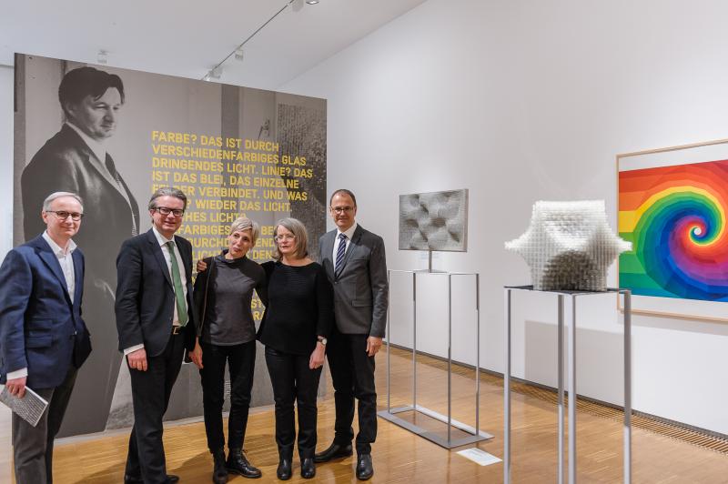 Gruppenfoto, v.l.n.r.: Peter Peer (Leiter der Neuen Galerie Graz), Kulturlandesrat Christopher Drexler, Vesna Meštrić (Kuratorin, MSU Zagreb), Gudrun Danzer (Co-Kuratorin, Neue Galerie Graz) und Wolfgang Muchitsch (wissenschaftlicher Leiter des Universalmuseums Joanneum), Foto: Universalmuseum Joanneum/N. Lackner