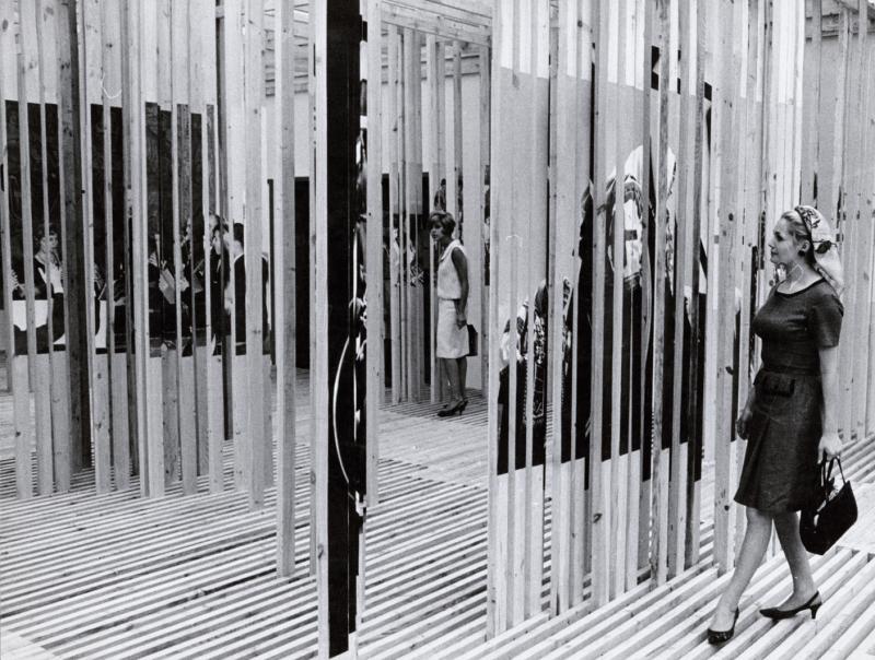 Vjenceslav Richter, "Jugoslawischer Pavillon auf der XIII. Triennale Mailand 1964", Innenraum, Foto: MSU Zagreb/Museum für zeitgenössische Kunst Zagreb, Archiv Richter