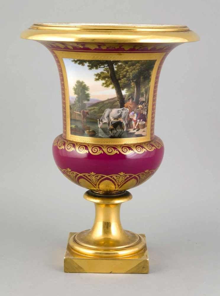 Vase, Sèvres, Marke 1814-1824, Ludwig XVIII, Urnenform mit getrepptem Lippenrand, Mindestpreis:	1.500 EUR