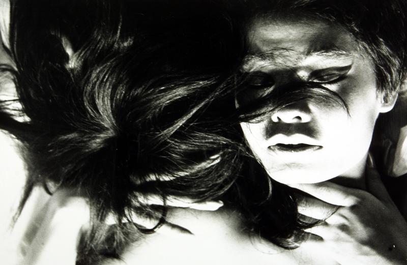 Masahisa Fukase Ohne Titel, 1961−1970, aus der Serie „Yoko“, Silbergelatineabzug auf Baryt © Masahisa Fukase, Courtesy Michael Hoppen Gallery London