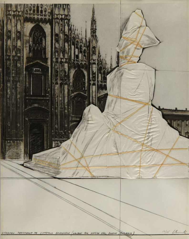 Christo.  1935 Gabrovo Wrapped Monument to Vittoria Emanuelle Aufrufpreis:	1.500 EUR