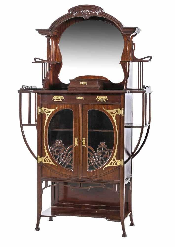 Salon-Vitrine, Jugendstil, Frankreich um 1900, Mahagoni massiv und furniert, leicht ausgestellte Beine Mindestpreis:	2.600 EUR