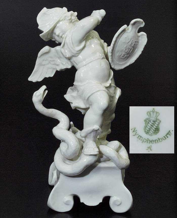 Putto der Mariensäule mit Schlange. NYMPHENBURG, Modell Nr. 931/26, Entwurf Wackerle, 1950. Weißporzellan.  Mindestpreis:	250 EU