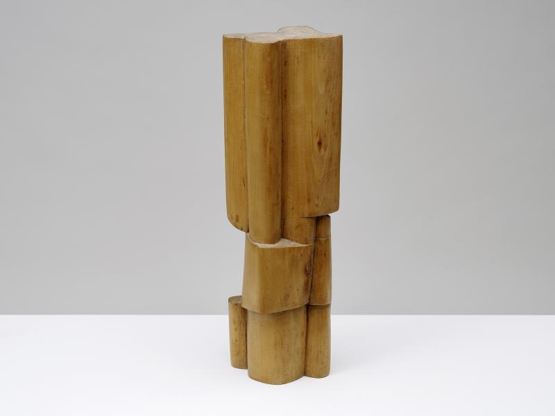 Gottfried Prabitz, "Vertikale Figur", 1964, Lindenholz, 43,8 x 14,5 cm, Neue Galerie Graz, Foto: Universalmuseum Joanneum/N. Lackner