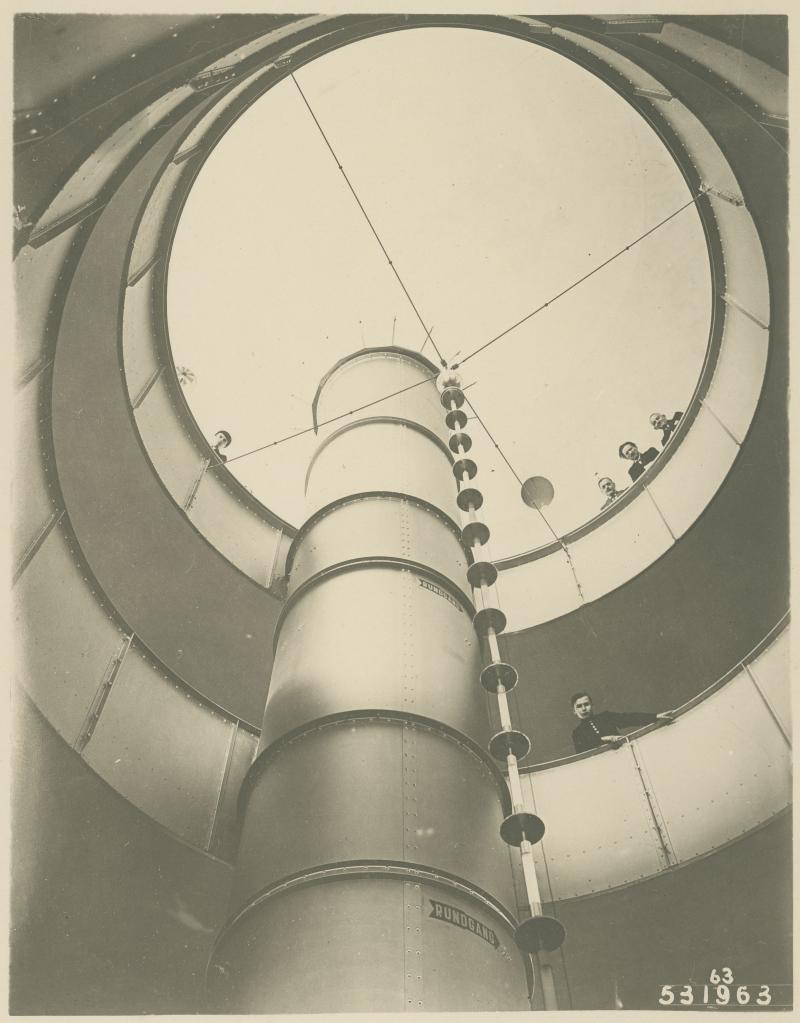 Blick in das Treppenhaus des Kugelhauses, ca. 1928 (A. P. Walther),  © Stadtmuseum Dresden