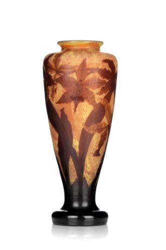 1301   Vase "Orchidées". Gallé, Nancy, Frankreich. Anfang 20. Jh. Ausrufpreis 2.400 €