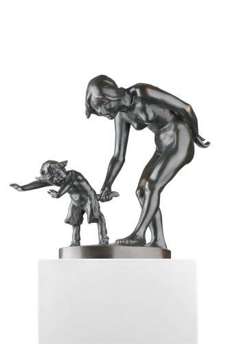 839   Otto Pilz "Nymphe einen Faun neckend". Um 1909. 3.000 €