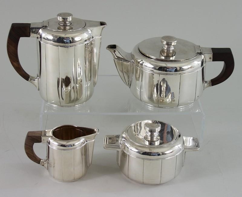 Katalog-Nr. 525 - 4-teiliges Art-Deco Kaffee-/Teeset mit Sahnegießer und Zuckerschale aus 950er Silber, Frankreich, 1. H. 20. Jhd.