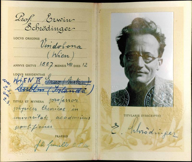 Lot Nr. 96 Auktion 25. November 2019: Erwin Schrödinger: Mitgliedsausweis der päpstlichen Akademie der Wissenschaften, Rom, Vatikan, 28. 10 .1936, mit eigenhändiger Unterschrift Schrödingers und des Präses der Akademie, Rufpreis € 800