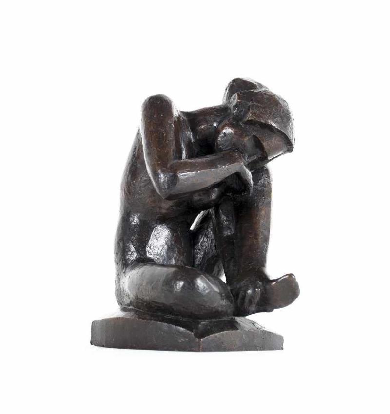 Georg Kolbe 1877 Waldheim/Sa. - 1947 Berlin Kleinskulptur, die eine junge Frau in einer stark in sich gekehrten Bewegung Schätzpreis:	25.000 - 30.000 EUR