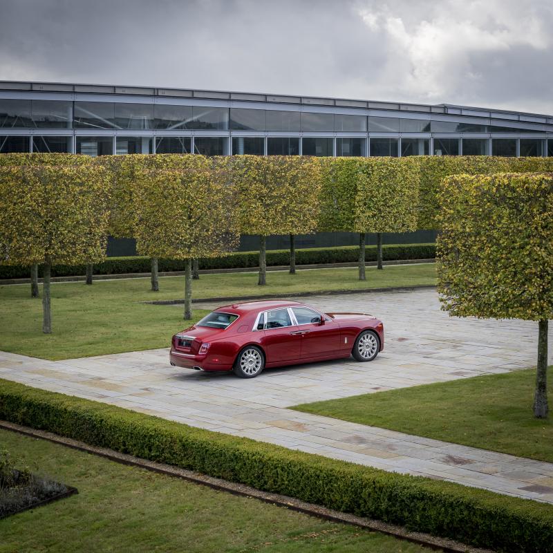 Phantom red toptop