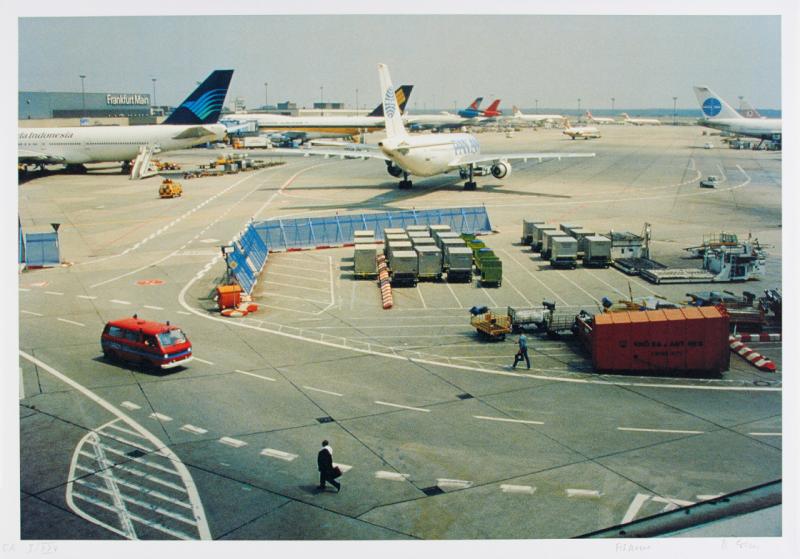 Peter Fischli (1952) / David Weiss (1946-2012) Airport | 1994 Schätzpreis: 1.000 – 1.200 Euro Aus der Auktion „Photography“