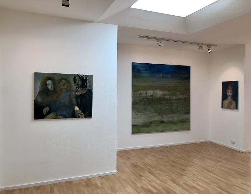 Blick in die Ausstellung >> EVA, OBEN << (Obergeschoss, Showroom)