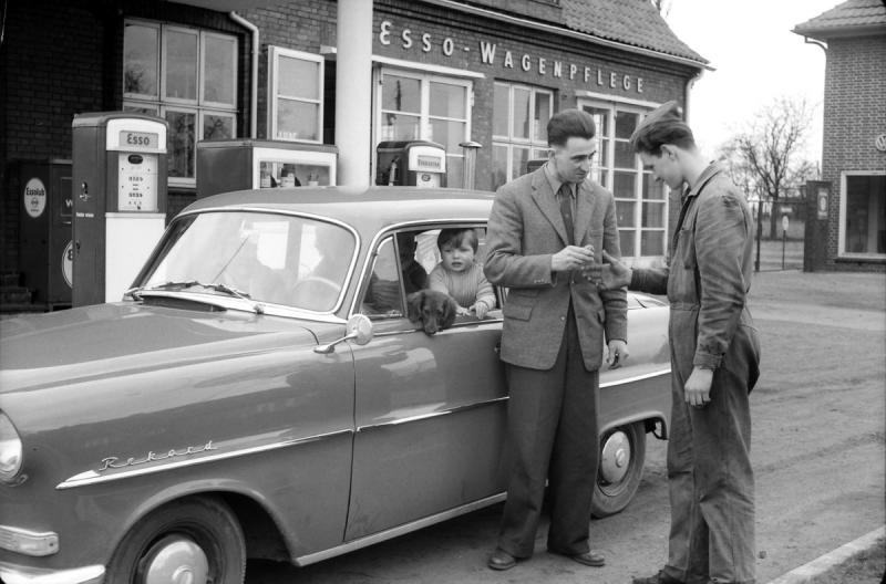 Gerhard Beier, Tankstelle