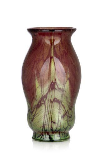 751   Vase "Flamarion". Franz Hofstötter für Joh. Lötz Witwe, Klostermühle. Um 1911. 1.400-1.800 €