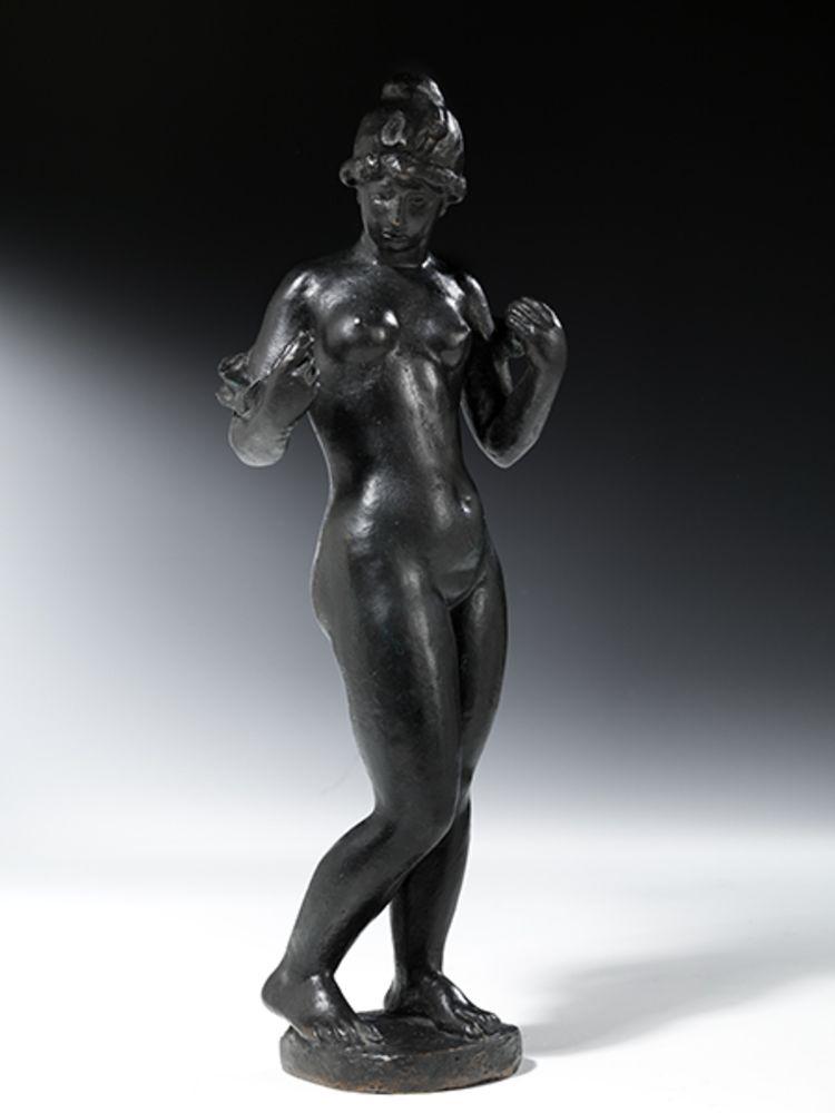 Aristide Maillol, 1861 Banyuls-sur-Mer "" 1944 Perpignan FEMME À L'ÉCHARPE, 1919/20 Bronze mit schwarzer Patina. 34 x 11,5 x 10 cm. Schätzpreis:	100.000 - 150.000 EUR