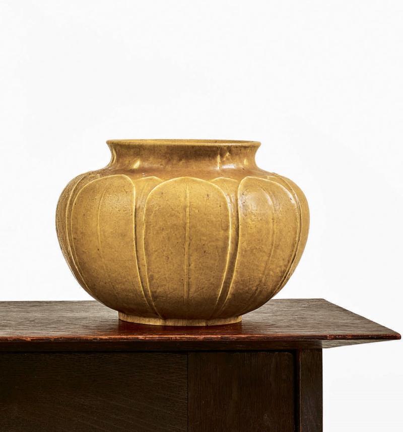 wo Collectors Clamor for an Earthenware Vase by Grueby Faience Company, Sold for a Record $431,250 After an Epic 45-Minute Bidding Battle *More Than 47 Times Its $9,000 High Estimate*