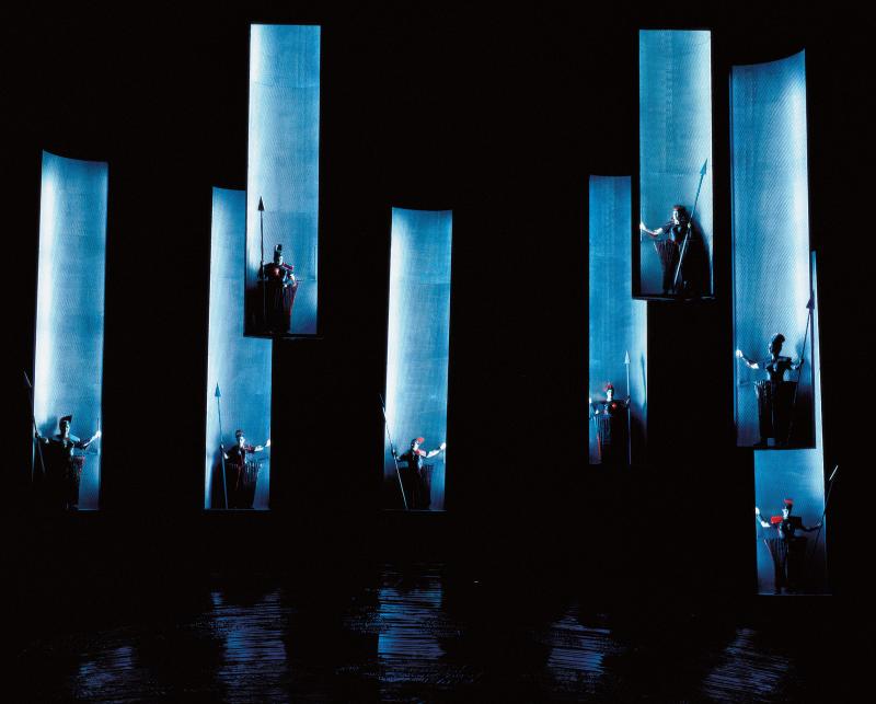 rosalie: Der „Walkürenritt“ in „Die Walküre“, Bühnenbild und Kostüme: rosalie, Bayreuther Festspiele 1994 bis 1998 – Foto: Bayreuther Festspiele