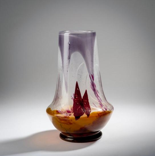 Gallé, Emile, Nancy Marqueterie-Vase 'Papillon', um 1898  Schätzpreis: 18.000 EUR - 24.000 EUR