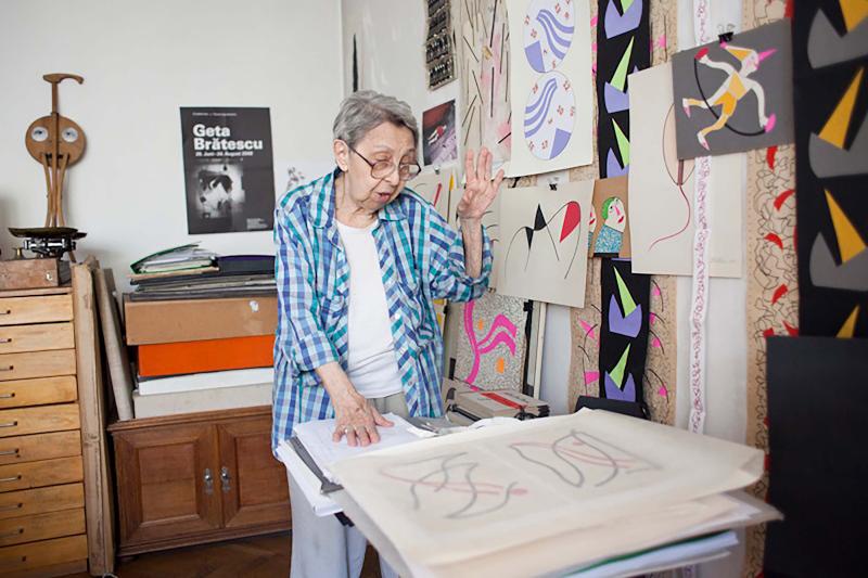 Porträt Geta Brătescu in ihrem Atelier © Ştefan Sava