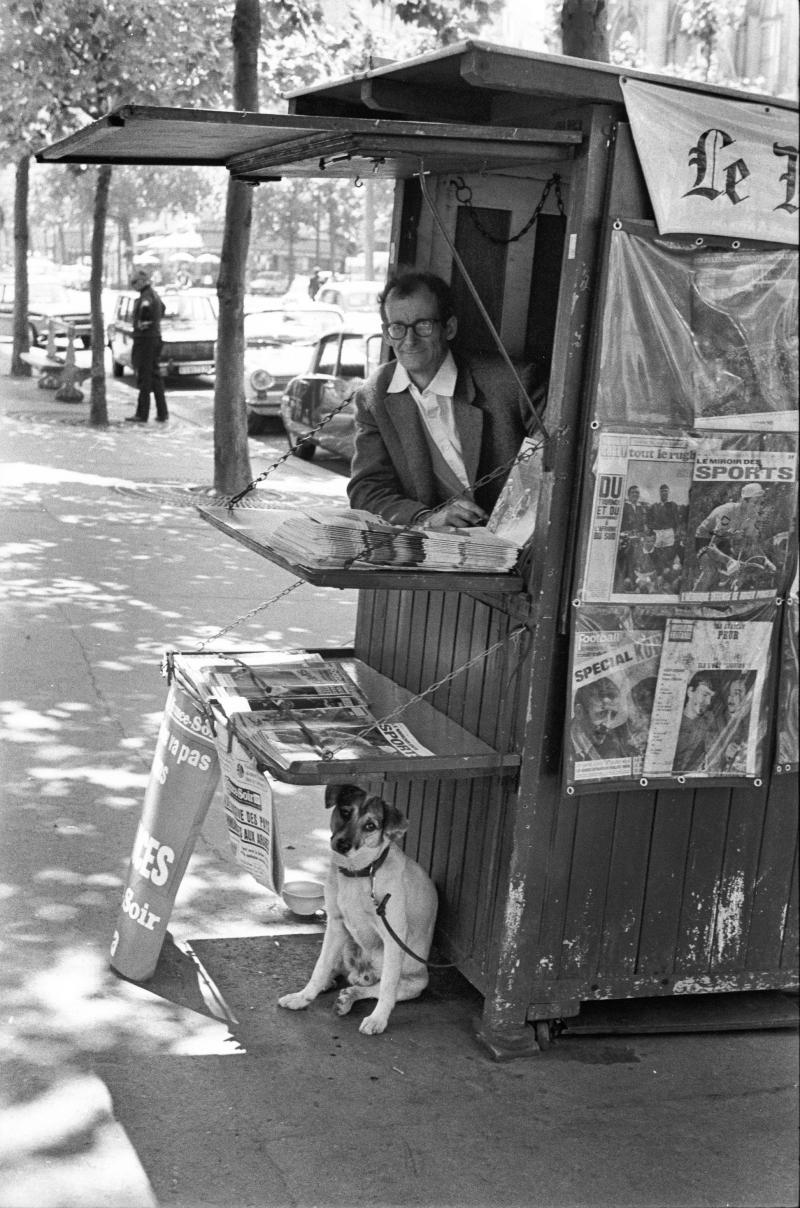 Paris, 1956 © Elliott Erwitt / Magnum Photos, courtesy of OstLicht. Gallery for Photography