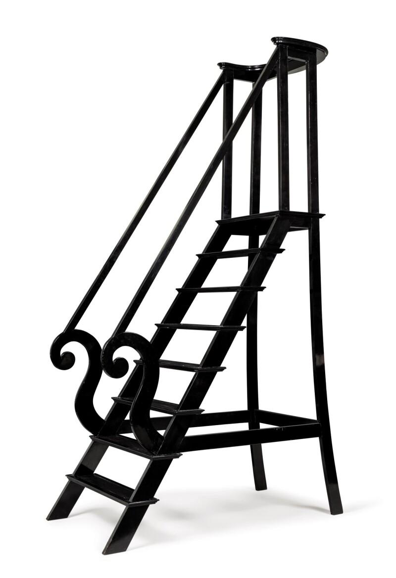 Lot: 5 A black relacquered wood library step ladder, late 19th century - early 20th century | Escalier de bibliothèque en bois et placage de bois relaqués noir, fin XIXeme siècle - début du XXeme siècle  Estimate:  2,000 to - 3,000 EUR