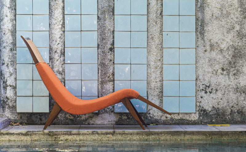 Chaise-lounge, 1960 by Joaquim Tenreiro at Diletante42. Image courtesy of Diletante42