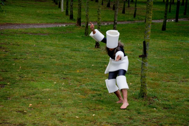 Claudia Grimm, Getroffen-werden. Anleitung zu praktischen Übungen, 2020 Foto: Markus Goessi Nominiert für den Performancepreis Schweiz