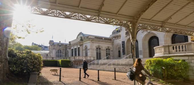 © Catherine Stukhard  —  Der Palais des Congrès in Vichy. Vichy zählt zu den bedeutendsten Kurstädten Europas.