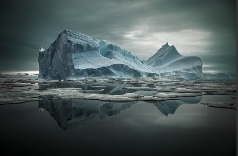 Sebastian Copeland · Iceberg XVIII - Greenland, 2010 · 75 x 50 cm · Edition of 15