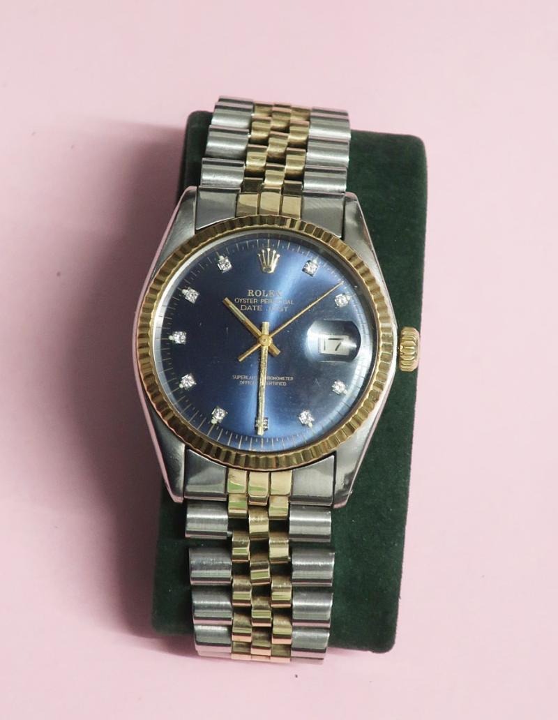 Herrenarmbanduhr Marke Rolex, Model Oyster Perpetual Date mit blauem Ziffernblatt und Diamantbesatz, Gelbgold/Edelstahl, nummeriert 5010029, Ref 1603 Superlative Chronometer-Officially certified