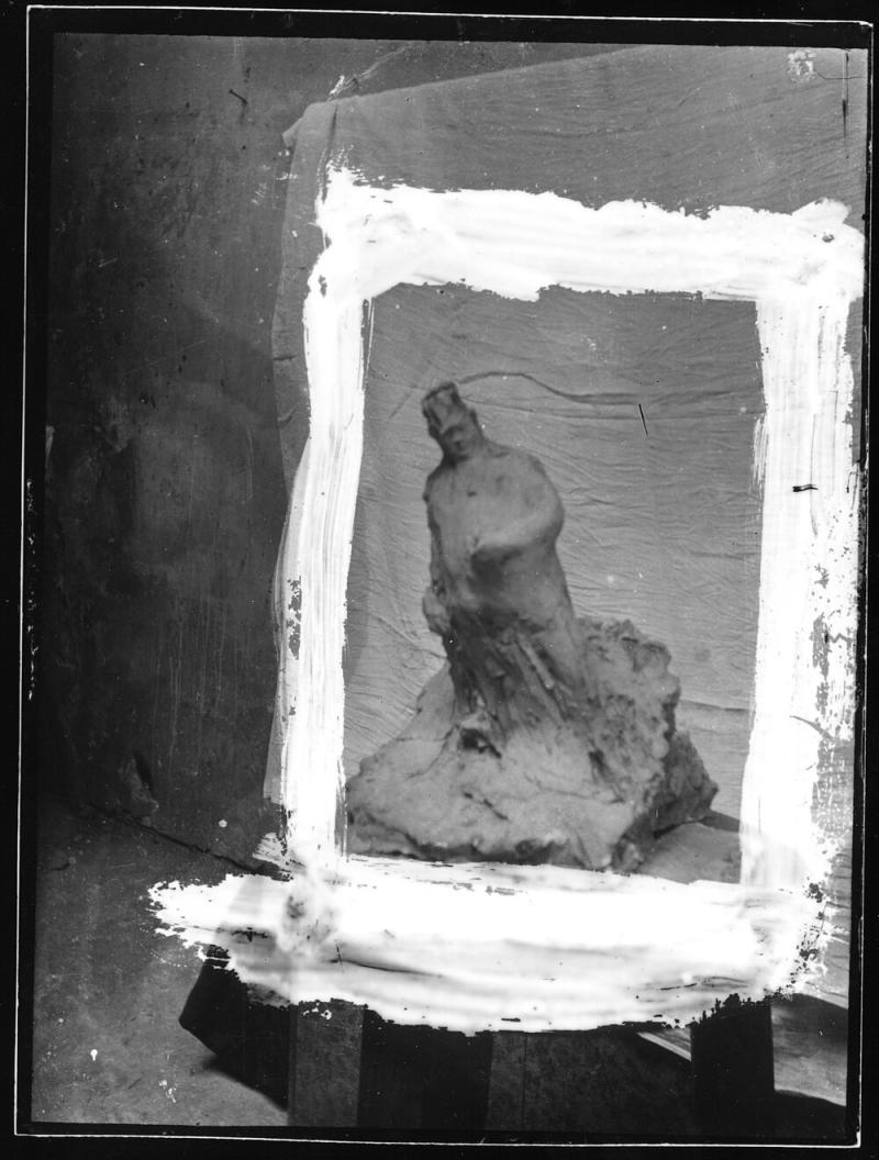 Medardo Rosso  Bookmaker, 1894  übermaltes Glasnegativ  18,8 x 11,9 cm  Museo Medardo Rosso, Barzio