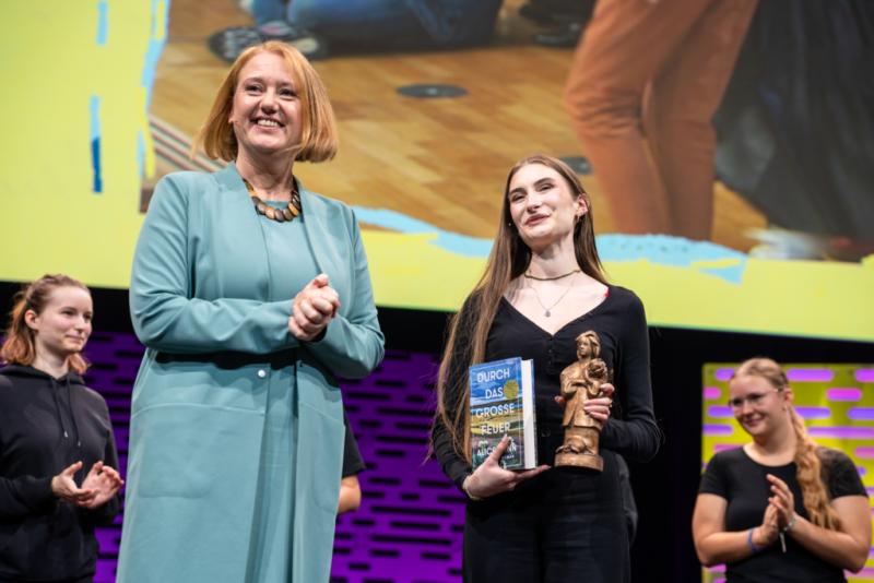 Jungendliteraturpreis CMF Saal Harmonie 2024 (c) Frankfurter Buchmesse