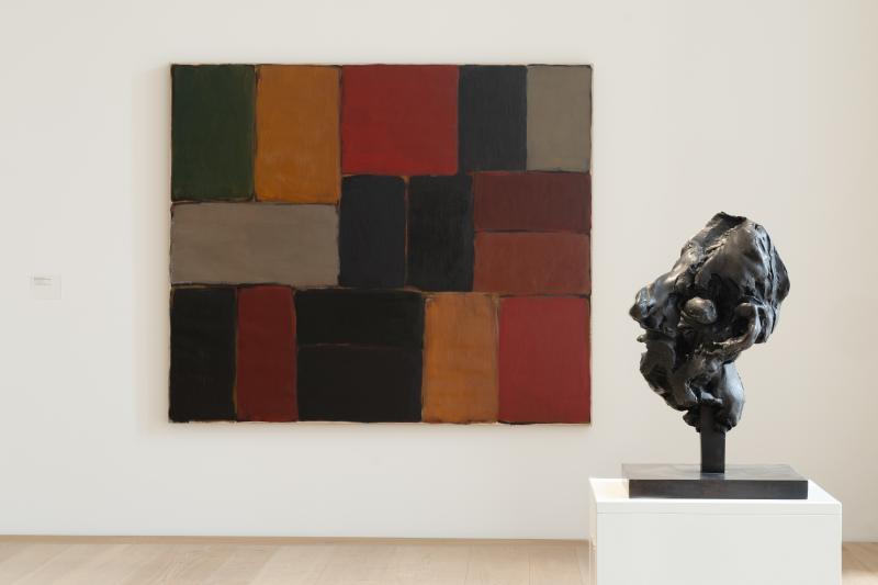 Sean Scully, Wall of Light Red Green, 2006, and Willem de Kooning, Head III New presentation of the Looser Collection Exhibition view Kunsthaus Zürich, 2024 Sean Scully: © Sean Scully; Willem de Kooning Kooning: © The Willem de Kooning Foundation / 2024, ProLitteris, Zurich Photo: Franca Candrian, Kunsthaus Zürich